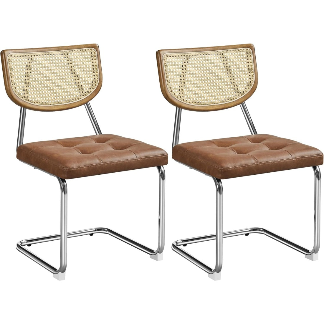 Deux chaises cantilever marron en rotin tresse avec support metal, alliance entre confort et style naturel pour interieur