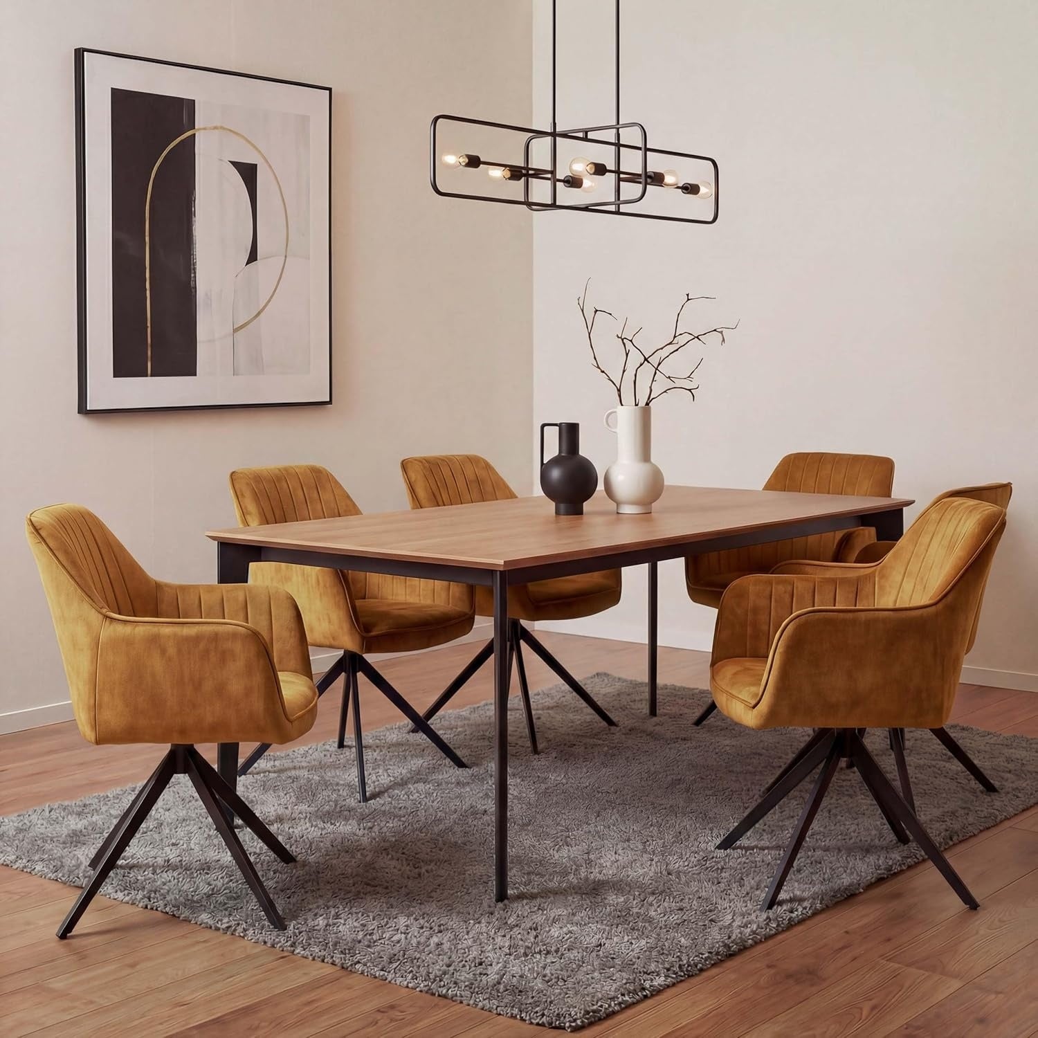 Ensemble de six chaises de salle a manger avec revetement effet daim jaune moutarde, assises confortables pour interieur moderne